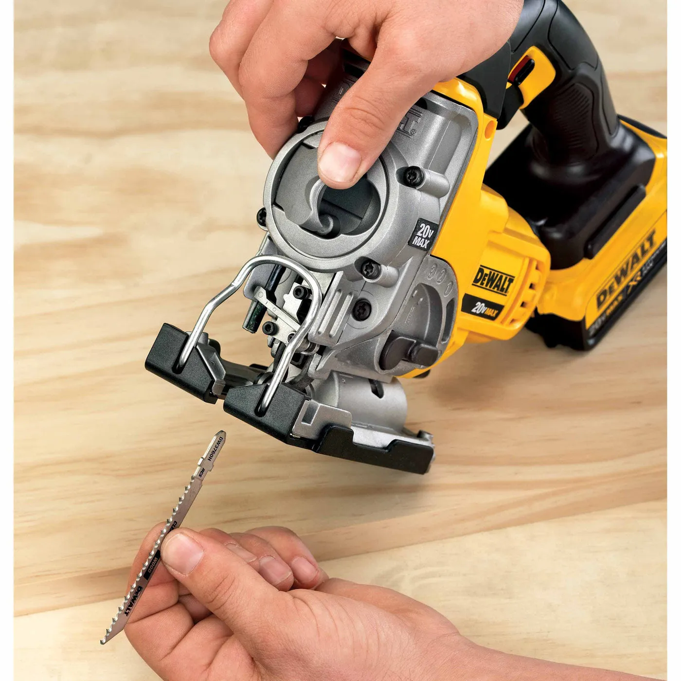 Dewalt DCS331M1 20V MAX Lithium Ion Jig Saw Kit