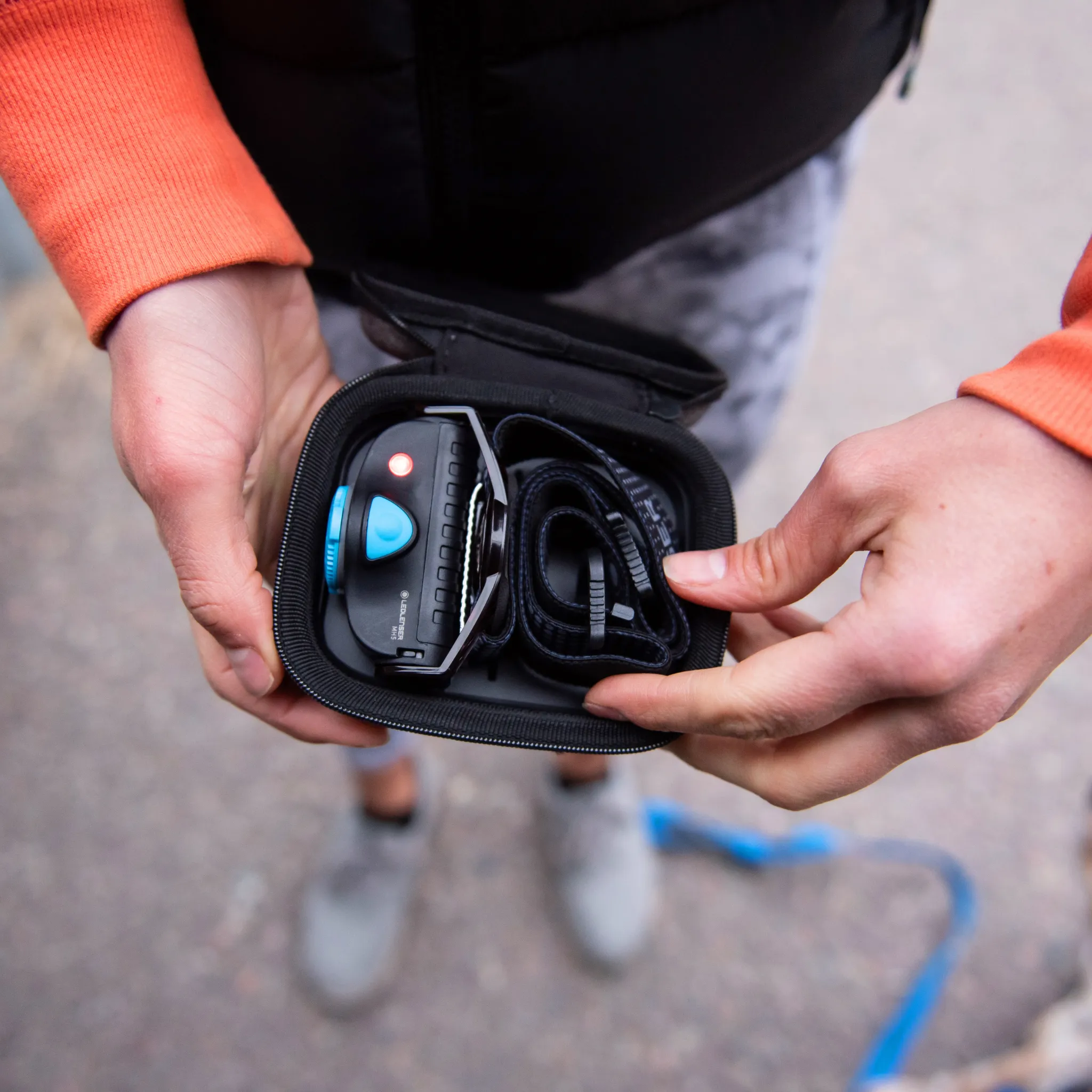 iH5R Rechargeable Head Torch and Powercase Bundle