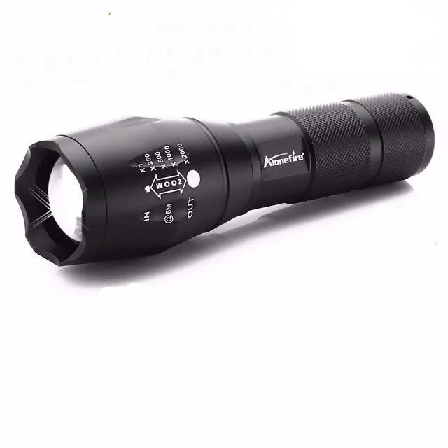 Intense Waterproof Zoomable Flashlight