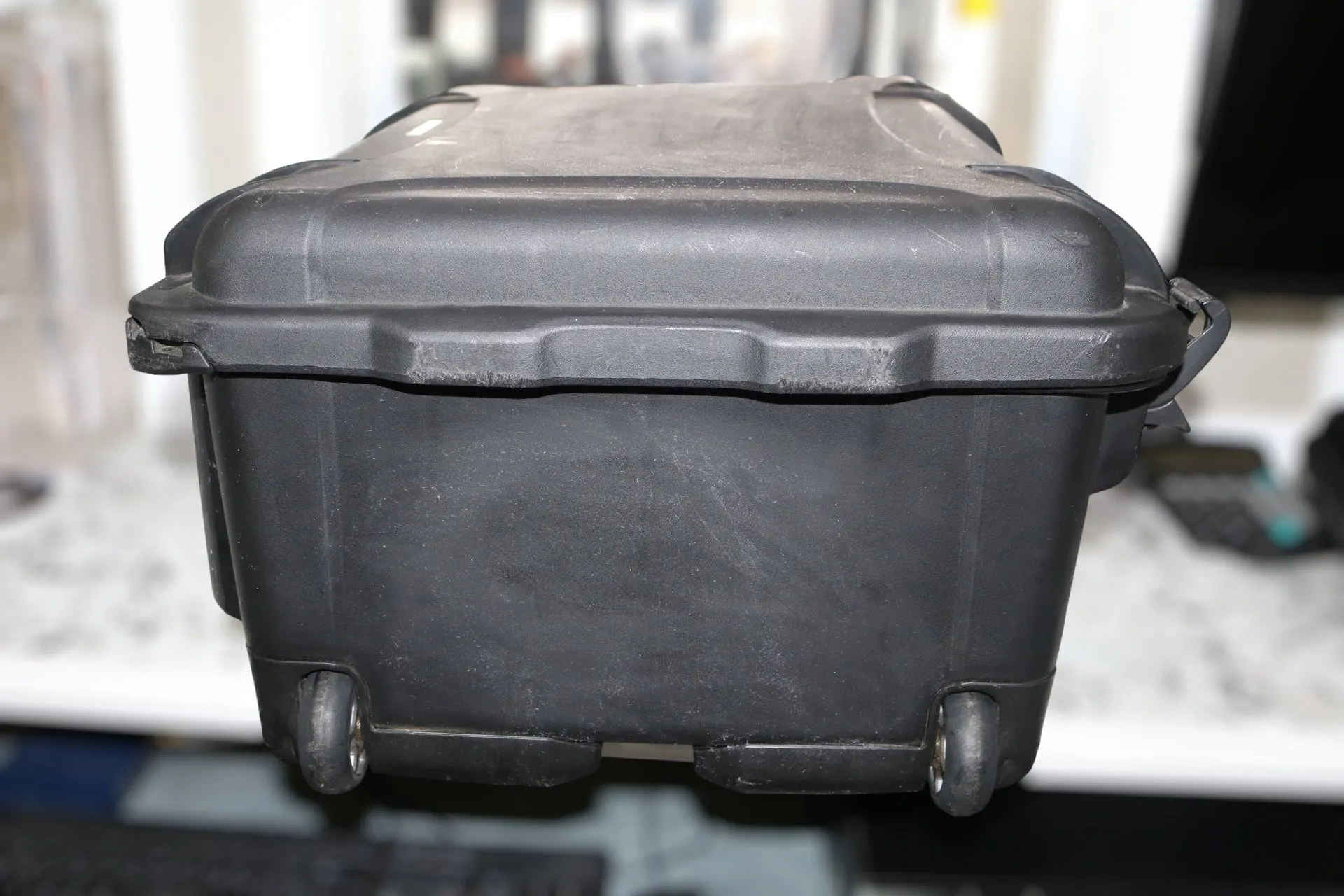 NANUK 950 WATERPROOF CASE WITH WHEELS (Local Pickup Only)